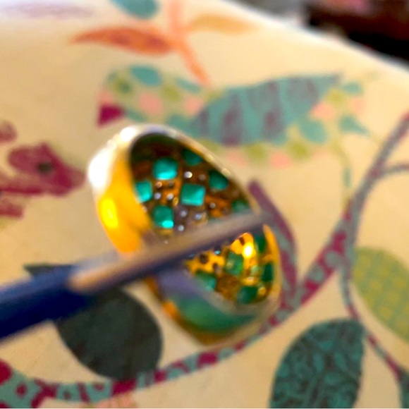 14K gold emerald and diamond dome style ring - Picture 4 of 4